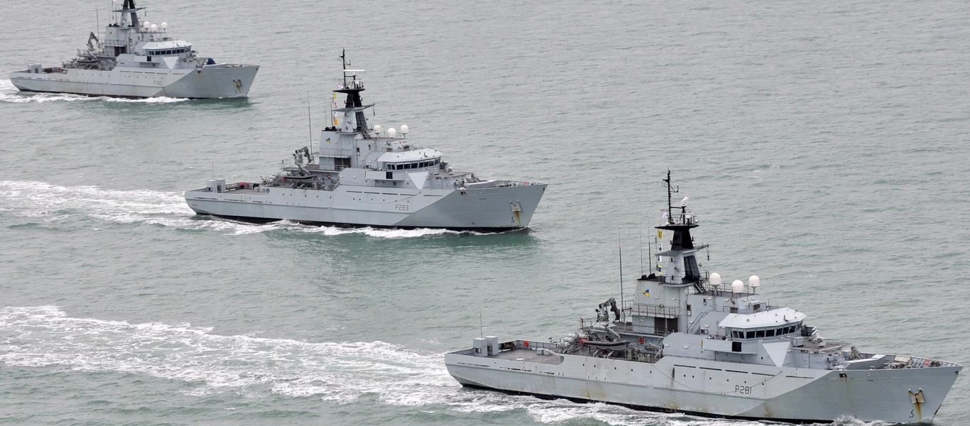 Το βρετανικό Ναυτικό σε ετοιμότητα αν η ΕΕ επιθυμεί «no deal» για το Brexit: «Θα σεβαστούν την κυριαρχία μας»